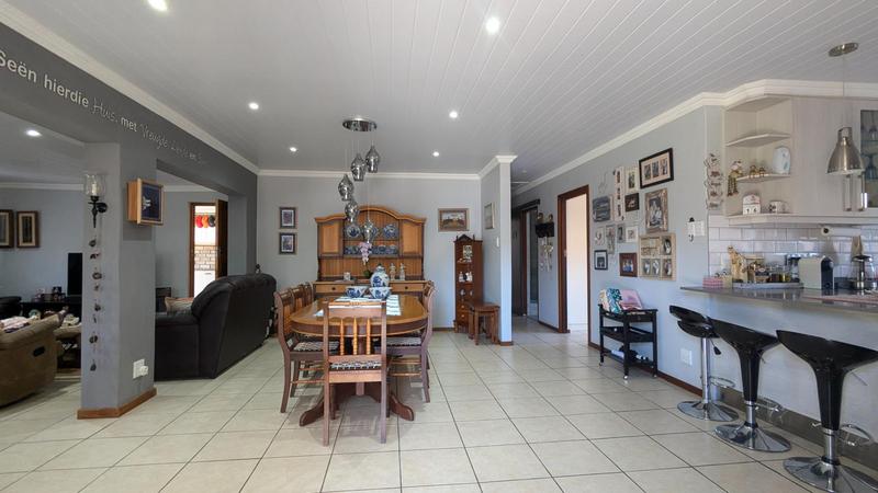 3 Bedroom Property for Sale in Denver Park Western Cape